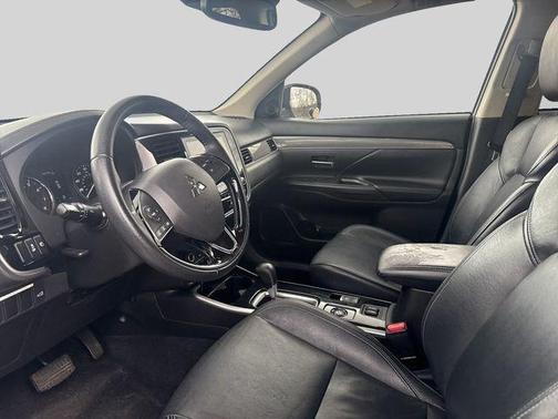 Alloy Silver Metallic 2020 Mitsubishi Outlander SEL