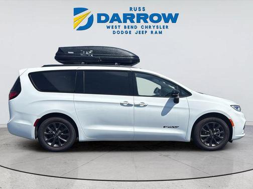 Bright White Clearcoat 2025 Chrysler Pacifica L