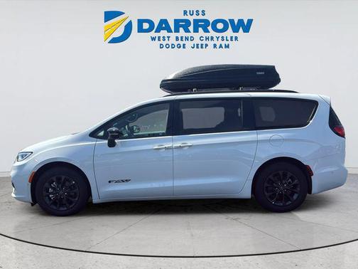 Bright White Clearcoat 2025 Chrysler Pacifica L