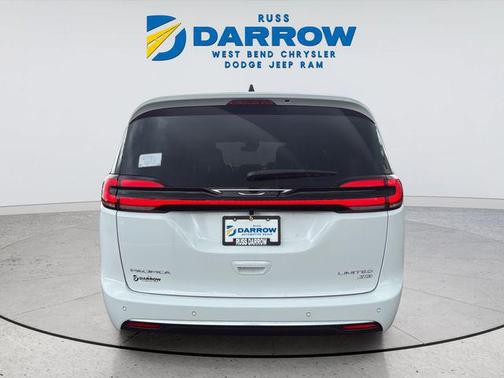 Bright White Clearcoat 2027 Chrysler Pacifica Limited