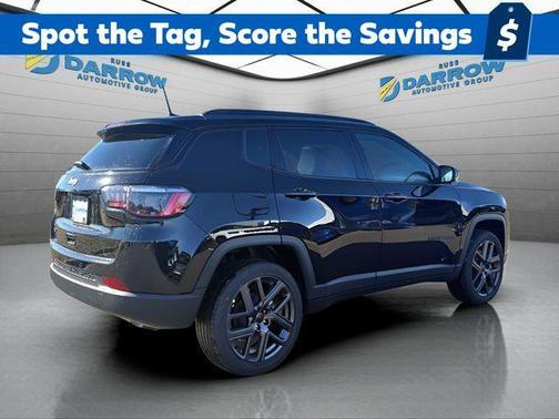 Diamond Black Crystal Pearlcoat 2026 Jeep Compass Limited