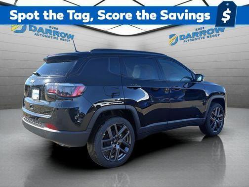 Diamond Black Crystal Pearlcoat 2026 Jeep Compass Limited