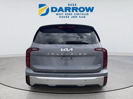 Everlasting Silver 2023 Kia Telluride LX