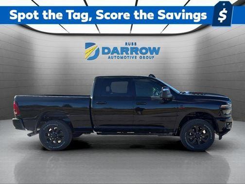 Diamond Black Crystal Pearlcoat 2026 RAM 2500 Laramie