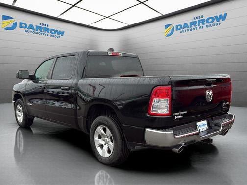 Diamond Black Crystal Pearlcoat 2023 RAM 1500 Big Horn/Lone Star