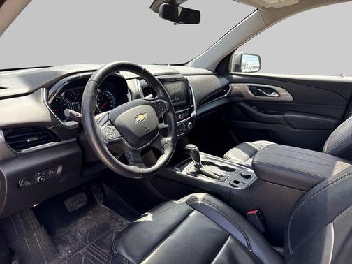 Satin Steel Metallic 2018 Chevrolet Traverse LT Leather