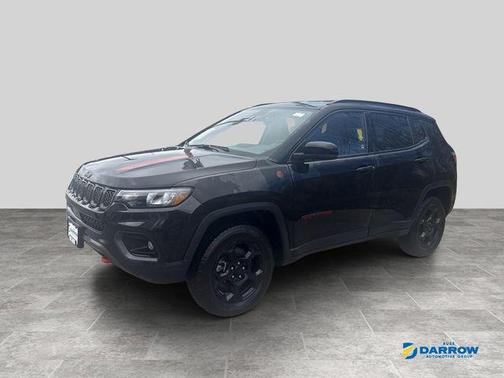 Diamond Black Crystal Pearlcoat 2024 Jeep Compass Trailhawk