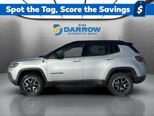Silver Zynith Metallic Clearcoat 2026 Jeep Compass Trailhawk