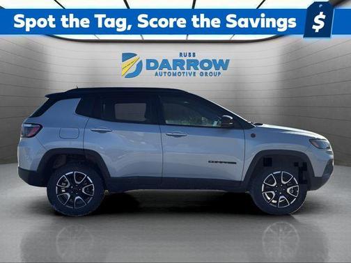 Silver Zynith Metallic Clearcoat 2026 Jeep Compass Trailhawk