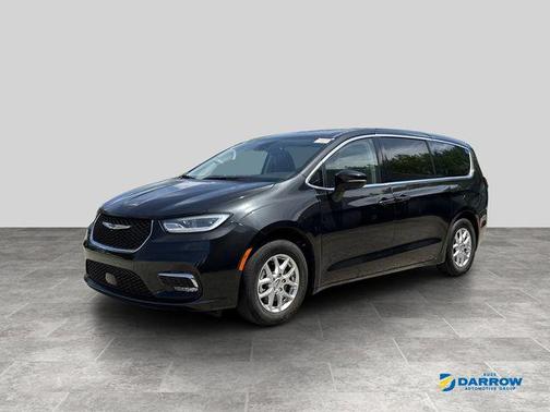 Brilliant Black Crystal Pearlcoat 2023 Chrysler Pacifica Touring L