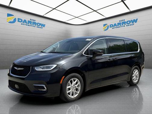 Brilliant Black Crystal Pearlcoat 2023 Chrysler Pacifica Touring L