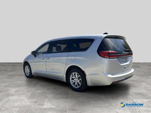 Silver Mist Clearcoat 2023 Chrysler Pacifica Touring
