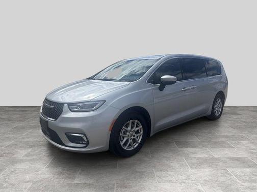Silver Mist Clearcoat 2023 Chrysler Pacifica Touring