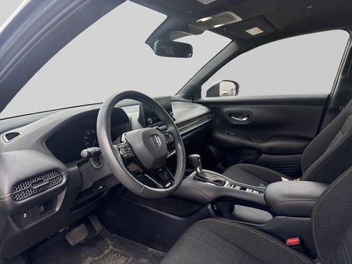 Urban Gray Pearl 2024 Honda HR-V 2WD Sport