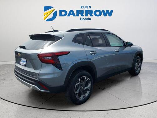 Sterling Gray Metallic 2025 Chevrolet Trax LT