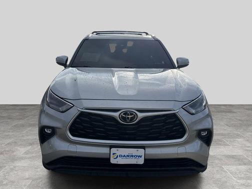 Celestial Silver Metallic 2022 Toyota Highlander XLE