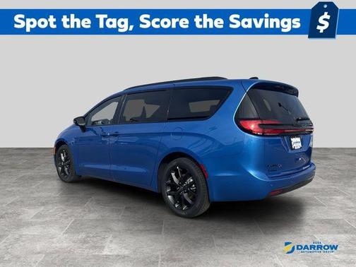 Hydro Blue Pearlcoat 2026 Chrysler Pacifica L