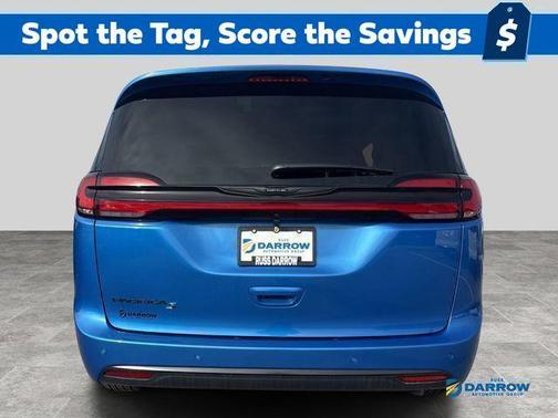 Hydro Blue Pearlcoat 2026 Chrysler Pacifica L