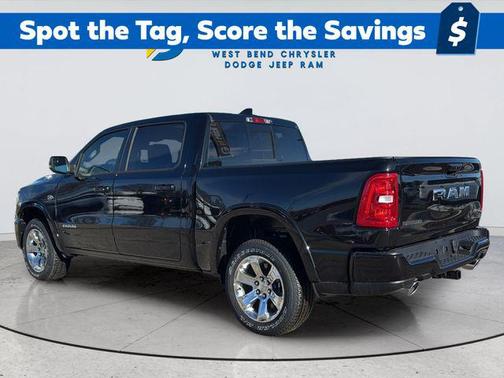 Diamond Black Crystal Pearlcoat 2026 RAM 1500 Big Horn/Lone Star