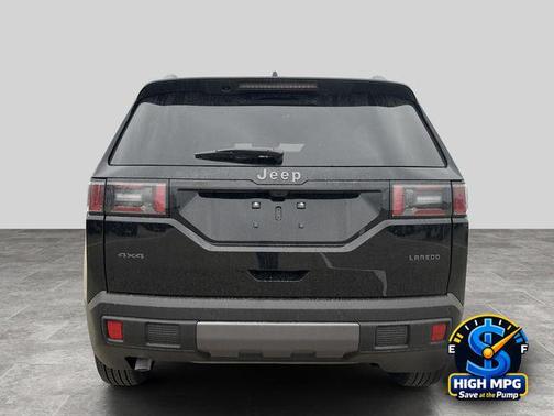 Diamond Black Crystal Pearlcoat 2026 Jeep Cherokee Laredo 4x4