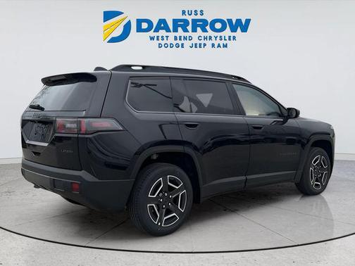 Diamond Black Crystal Pearlcoat 2026 Jeep Cherokee Laredo 4x4