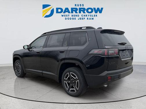 Diamond Black Crystal Pearlcoat 2026 Jeep Cherokee Laredo 4x4