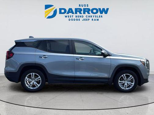 Sterling Metallic 2023 GMC Terrain SLE