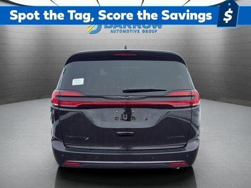 Diamond Black Crystal Pearlcoat 2026 Chrysler Pacifica Limited