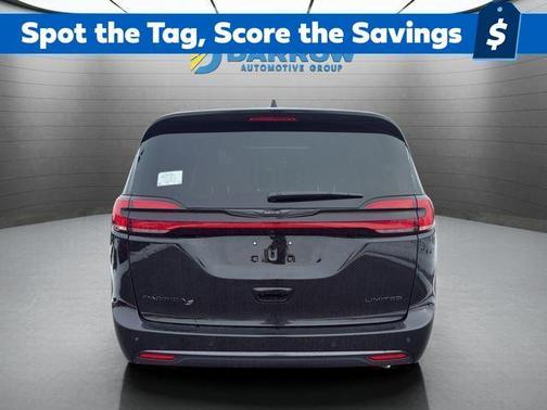 Diamond Black Crystal Pearlcoat 2026 Chrysler Pacifica Limited