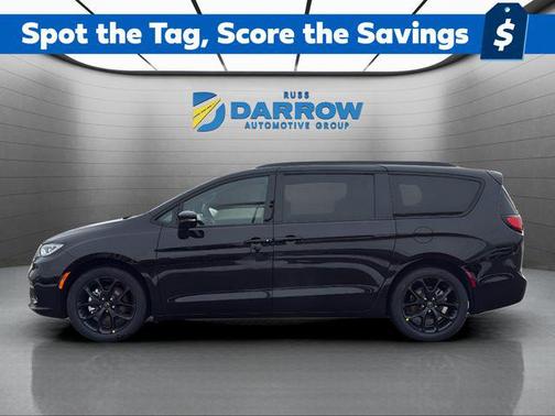 Diamond Black Crystal Pearlcoat 2026 Chrysler Pacifica Limited