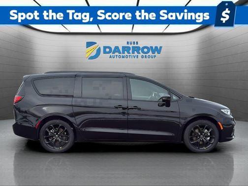 Diamond Black Crystal Pearlcoat 2026 Chrysler Pacifica Limited