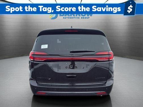 Diamond Black Crystal Pearlcoat 2026 Chrysler Pacifica Limited