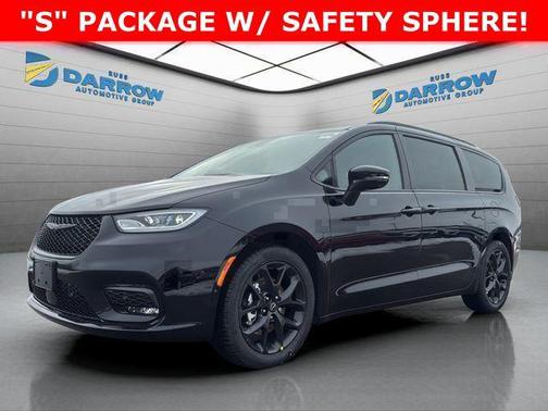 Diamond Black Crystal Pearlcoat 2026 Chrysler Pacifica Limited