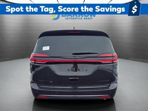 Diamond Black Crystal Pearlcoat 2026 Chrysler Pacifica Limited