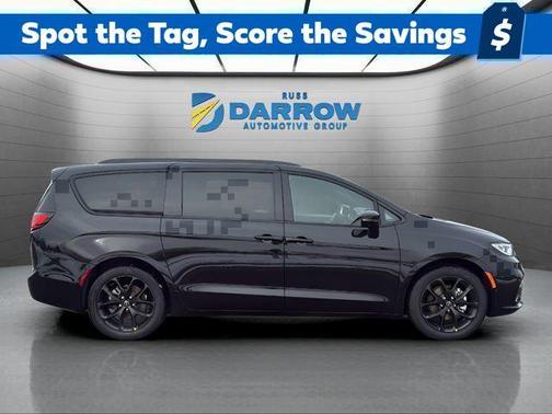 Diamond Black Crystal Pearlcoat 2026 Chrysler Pacifica Limited