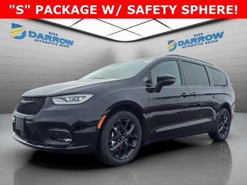 Diamond Black Crystal Pearlcoat 2026 Chrysler Pacifica Limited