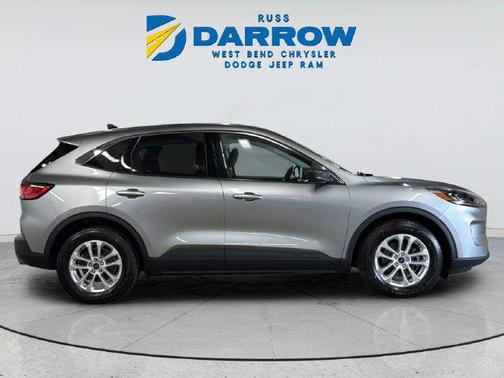 Silver Metallic 2022 Ford Escape SE