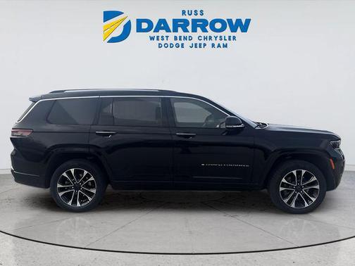 Diamond Black Crystal Pearlcoat 2023 Jeep Grand Cherokee L Overland