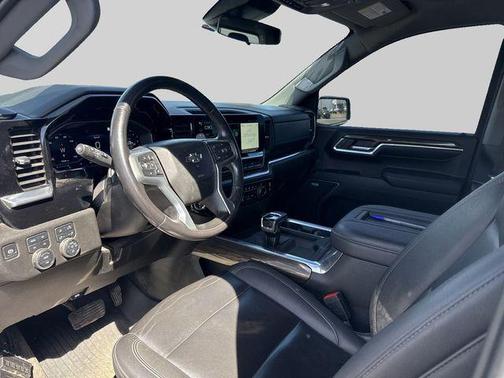 Summit White 2022 Chevrolet Silverado 1500 RST