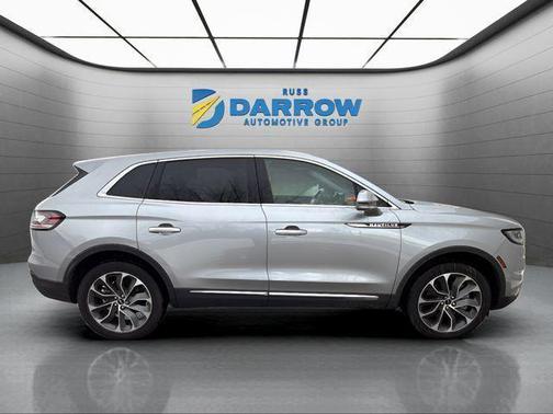 Radiance Metallic 2022 Lincoln Nautilus Reserve