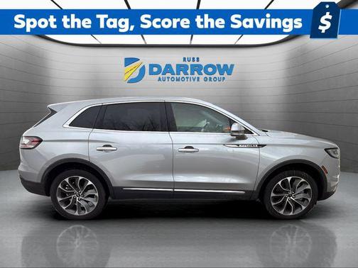 Radiance Metallic 2022 Lincoln Nautilus Reserve