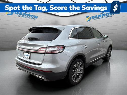 Radiance Metallic 2022 Lincoln Nautilus Reserve