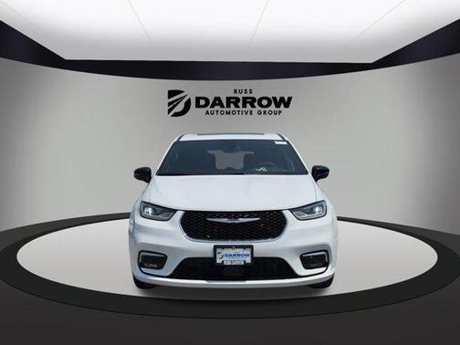 2025 Chrysler Pacifica L