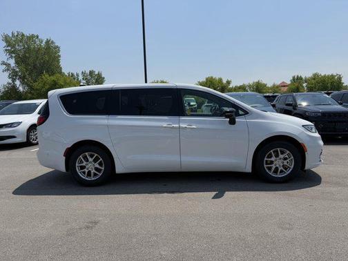 2025 Chrysler Pacifica L