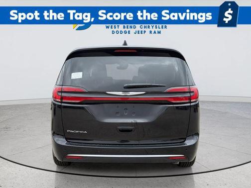 Diamond Black Crystal Pearlcoat 2025 Chrysler Pacifica L