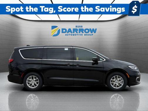 Diamond Black Crystal Pearlcoat 2025 Chrysler Pacifica L