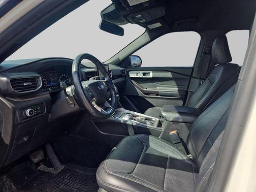 Star White Metallic Tri-Coat 2020 Ford Explorer Limited