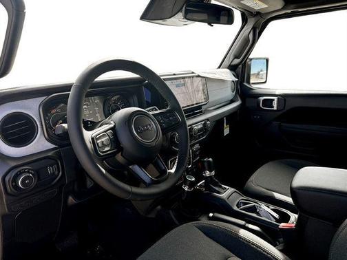 Granite Crystal Metallic Clearcoat 2026 Jeep Wrangler Willys