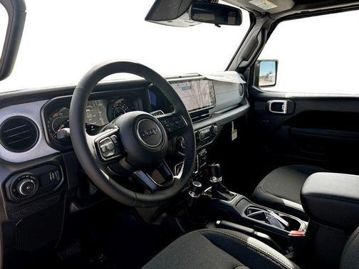 Granite Crystal Metallic Clearcoat 2026 Jeep Wrangler Willys