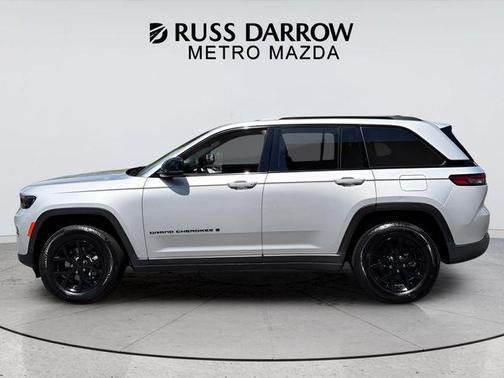 Silver Zynith 2025 Jeep Grand Cherokee Altitude